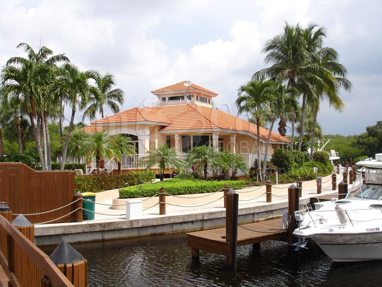 WINDSTAR Southpointe Yacht Club clubhouse