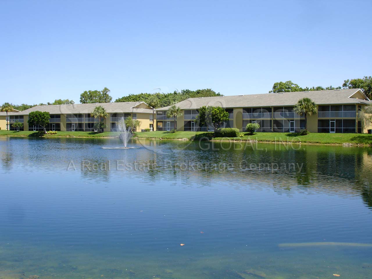 Abbey On The Lake Condominiums