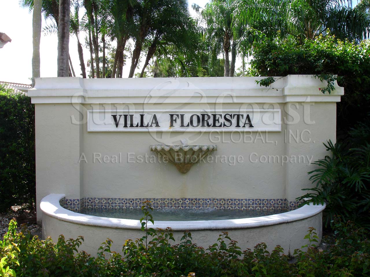 Villa Floresta Signage