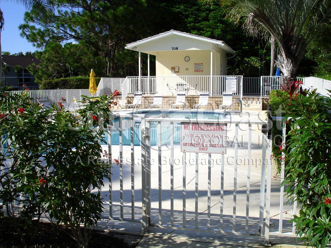 Wiggins Bay Villas Entrance to the Community Clubhouse and Pool 