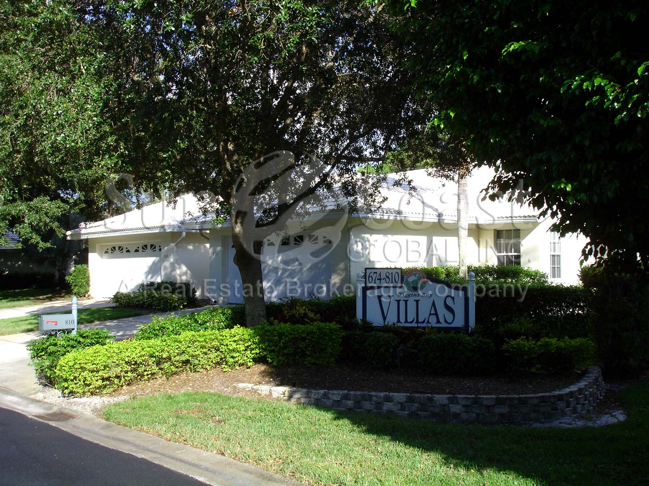 Wiggins Bay Villas Entrance