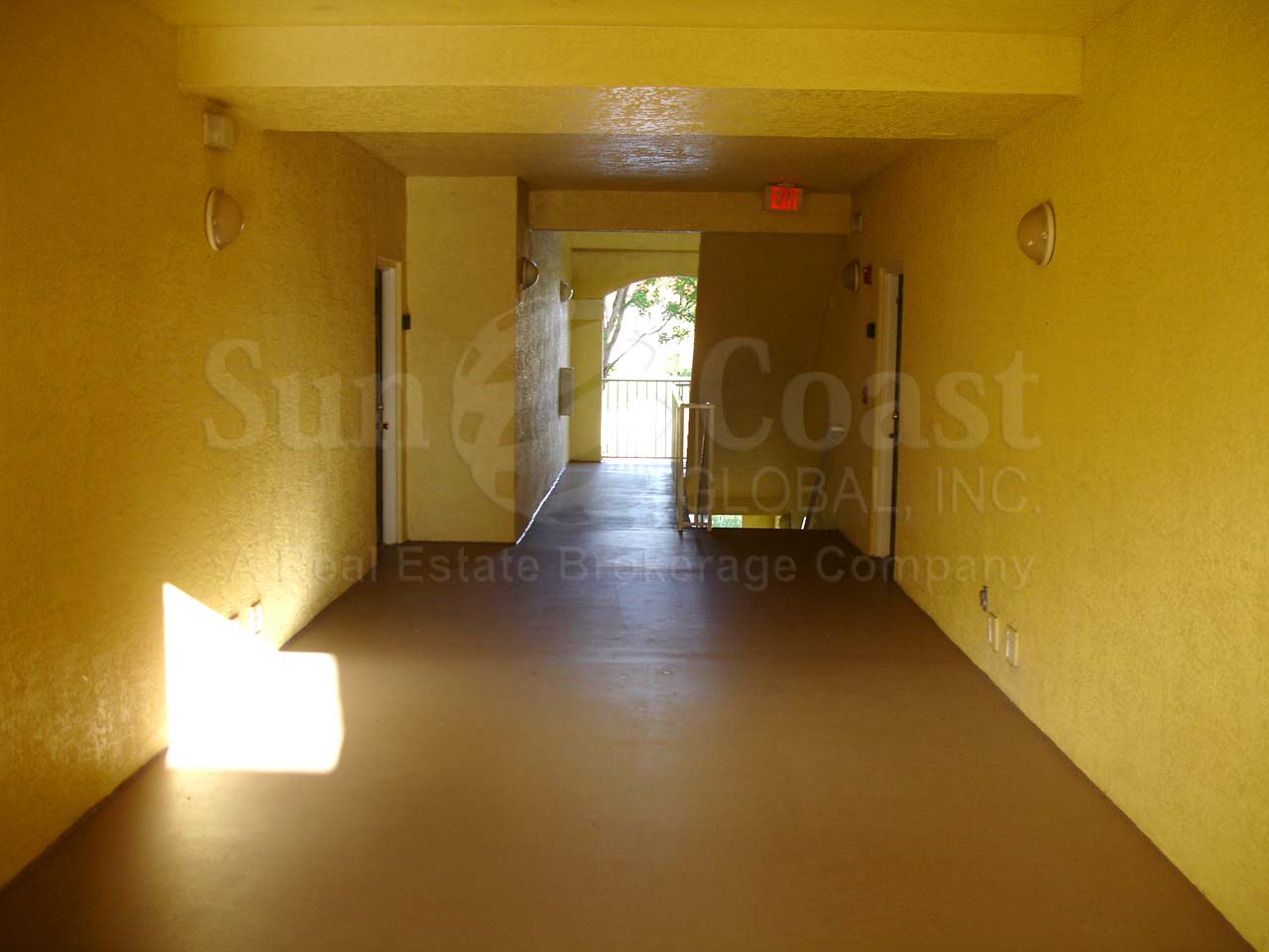 ST CROIX AT PELICAN MARSH Outdoor Hallway